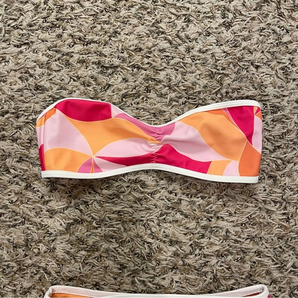 Lovers + Friends Sweet Life Top in Fuchsia Geo XXS - Picture 6 of 14